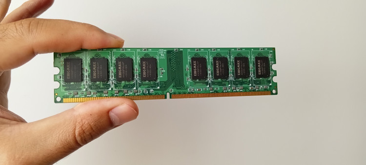 رم دسکتاپ DDR2 دو کاناله 1066 مگاهرتز CL6 کینگ مکس مدل KLEE88F-B8KU6 ظرفیت 2 گیگابایت